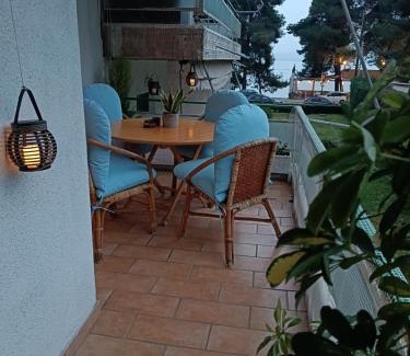 Kamena Vourla Apartment | Four Reasons Apts Kamena Vourla
