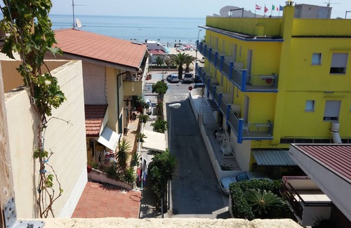 Tortoreto Lido Apartment | Four-room apartment "B2" with sea view at 30mt. from the beach