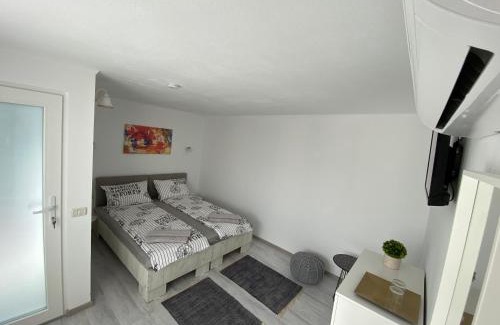 Curtea De Arges House | Four Rooms
