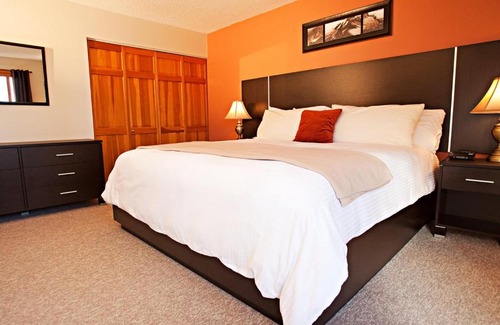 Calabogie House | Four-Season Resort on the Shore of Calabogie Lake
