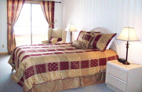 Calabogie House | Four-Season Resort on the Shore of Calabogie Lake