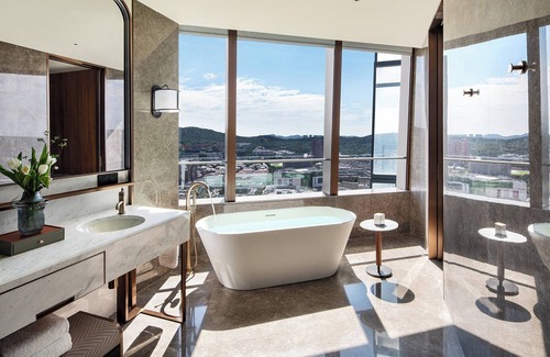 Dalian City Center Hotel | Four Seasons Hotel Dalian