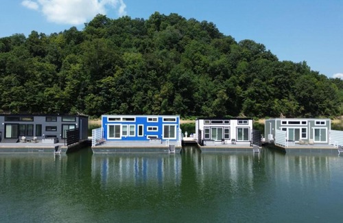 Russell Springs Boat Rental | Four Suns