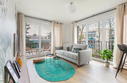 Chennevieres-sur-Marne Apartment | Fourcats Family