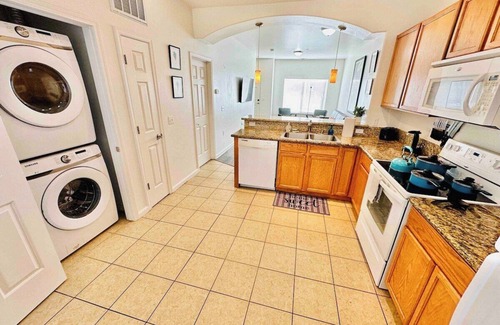 Reno House | Fourplex Townhouse/8 Bd & 8 Baths/Sleeps28/#8EFGH