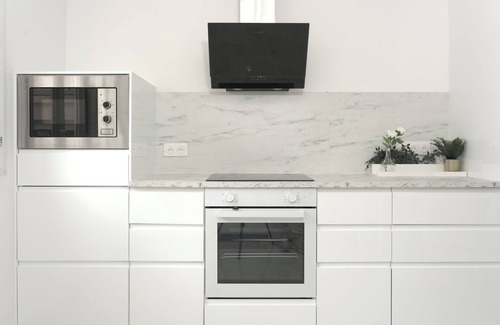 Le Bourget Apartment | Fourside Deluxe Apartments in Le Bourget Suite Paul