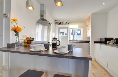 Gwbert House | Fourwinds - Four Bedroom House, Sleeps 8