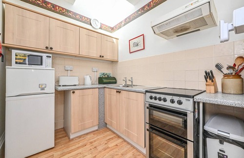 Lanreath Apartment | Fowey Apartment With Outdoor Pool And Gardens In Historic Mansion House