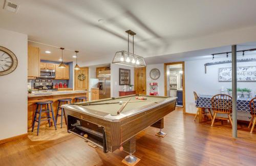Troy Apartment | Foxes Den with Hot Tub, Pool Table and Fire Pit!
