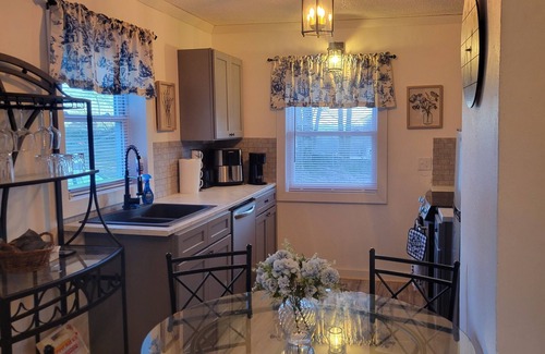 Montrose Cottage | Foxglove Cottage - A Country Retreat