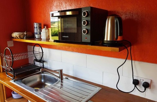 Newcastle-on-Clun Cabin | Foxglove Holiday Private Eco Accommodation