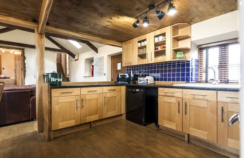 Tiers Cross House | Foxglove - Luxurious Barn Conversion