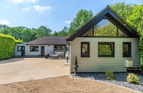 Harrietsham House | Foxton Lodge