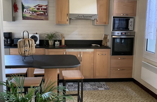 Charritte-de-Bas House | 🌿 Gîte Les Capucines in the Basque Country 🌿