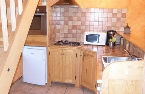 Esplantas Cottage | Charming Restored Mill by River with Terrace, Near Saugues – Sleeps 8
