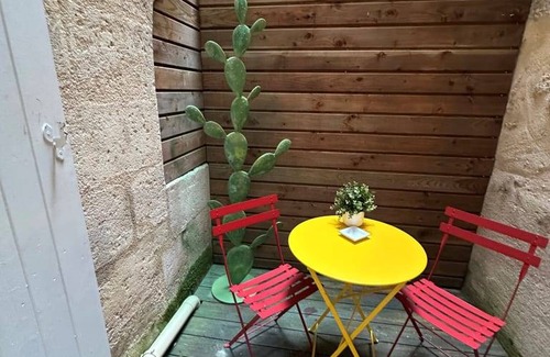 Hotel de Ville - Quinconces Apartment | 40 m² Apartment ∙ 1 bedroom ∙ 2 guests