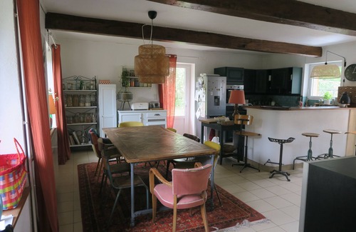Les Avenieres-Veyrins-Thuellin Villa | "Le Refuge des Oiseaux" Dauphinoise villa with swimming pool. 10 minutes from Walibi!