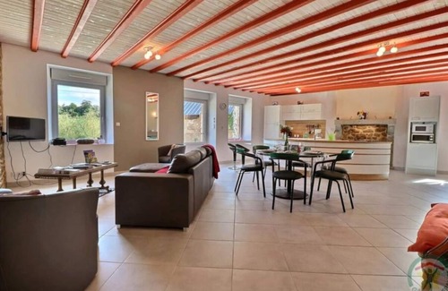 Saint-Georges-de-Reintembault House | Country cottage La Vieille Mazure