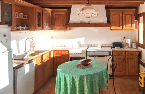 Saint-Hilaire-Cusson-la-Valmitte House | Homerez - House in Saint-Hilaire-Cusson-la-Valmitte