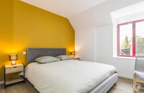 Saint-Laurent-de-Terregatte House | 200 m² Gîte ∙ 5 bedrooms ∙ 12 guests