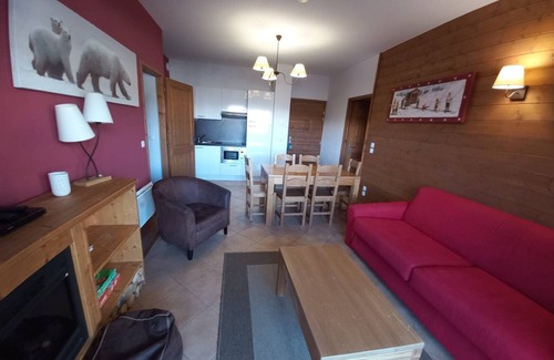 Sainte-Foy-Tarentaise Apartment | Flat located at the foot of the slopes with heated pool, sauna and hammam