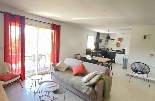 Pinarellu House | Mini villa in residence with swimming pool and janitor, beach on foot