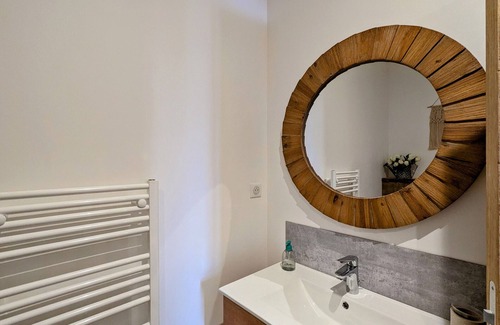 Faverolles Bed & Breakfast | Bohemian room with heated pool and free Wi-Fi