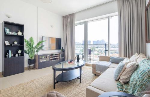 Dubai Sports City Apartment | Frank Porter - Golf Tower 3