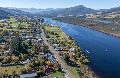 Franklin Bed & Breakfast | Franklin Lodge Huon Valley Iris Room