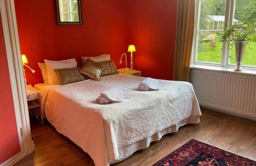 Axvall House | Fredriksons Vilt, Vin & Pensionat
