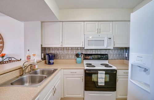 Gulf Lagoon Beach Condo | FREE BEACH SERVICE thru Oct 🏖️ Labor Day Available 🏝️ Check out our reviews! 🌟