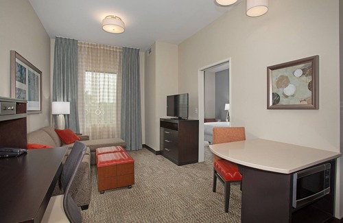 Littleton Condo | Free Breakfast Buffet. Indoor Pool. Near Red Rocks Amphitheater!
