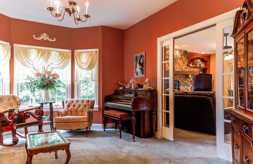 McKean Bed & Breakfast | FREE breakfast included at our secluded estate close to town! Room #2