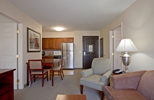 Palmdale Apartment | Free Breakfast. Outdoor Pool & Hot Tub. Near Edwards Air Force Base!