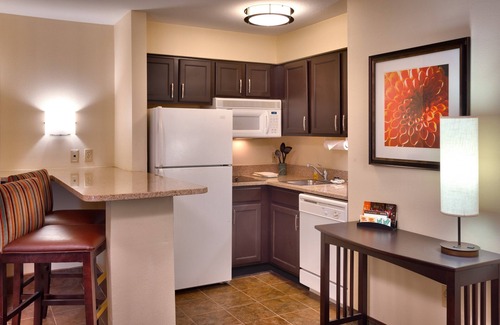 Peoria Apartment | Free Breakfast. Pool & Hot Tub. Close to St. Francis Medical Center!