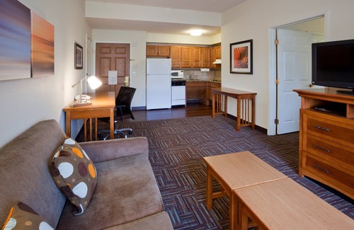 West Bloomington Condo | Free Breakfast. Pool & Hot Tub. Your Next Vacation!