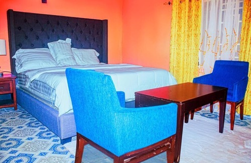 Freetown Hotel | Free Breakfast, WiFi, Dining & Laundry Services Available