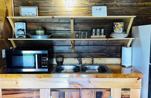 Pine Ridge Cabin | ✨FREE NIGHT PROMO✨Knotty Pine- Handcrafted Cozy Cabin-Pet Friendly- Hot Tub-RRG