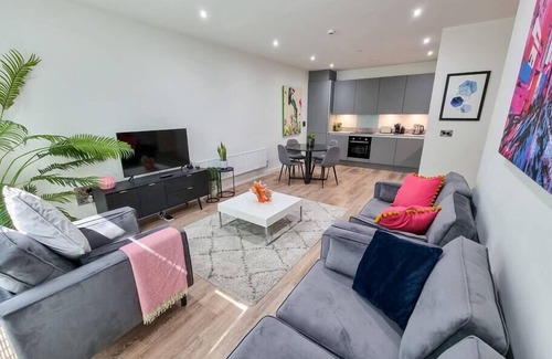 Manchester City Centre House | Free Parking Townhouse by City SuperHost
