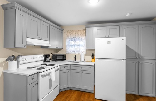 Utica Apartment | Free Parking, Laundry, Wi-Fi, 6 Min WYNN Hosp/Nexus Center, Downtown Utica NY3