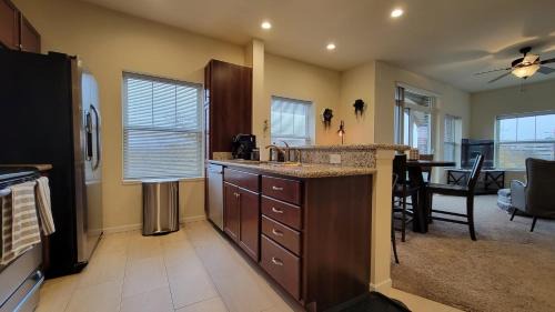 Kutzky Park Apartment | Free Parking, New Apartment, Steps From Mayo!