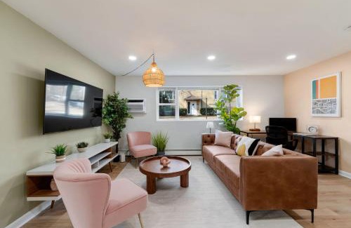 Lombard Apartment | Free Parking Workdesk King Bed