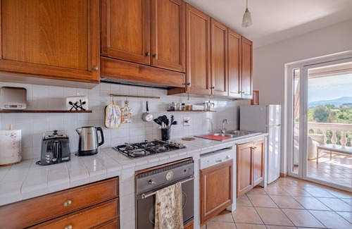 Lake Garda Apartment | [Free WIFI+Netflix] House with a view of the countryside