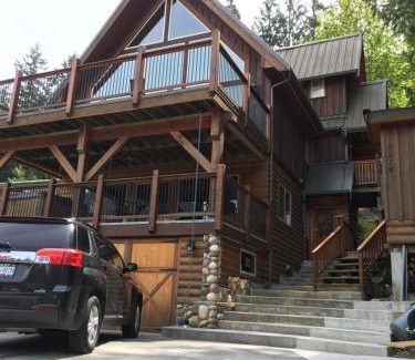 Madeira Park Apartment | Freedom Lodge & Spa
