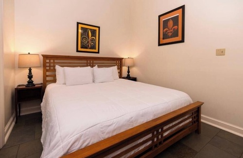 French Quarter Hotel | French Quarter Garden Hideaway – New Orleans Charm + Quiet Courtyard Stay