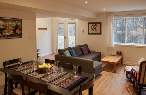 Dundas Apartment | Fresh 2 Bedroom Private Suite In Charming Dundas near Niagara Falls and Toronto