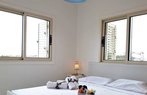 Ayia Thekla House | Fresh 2Bdr Villa-5' on foot from secluded beach!