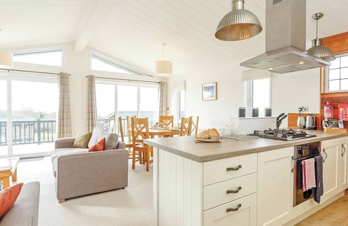 Axminster Ski Chalet | Fresh and contemporary styled lodge.