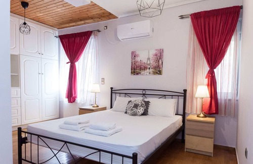 Marousi Apartment | Fresh Luxury 2BR Retreat in Marousi