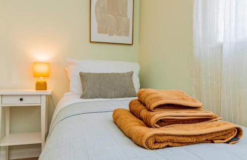 Lychpit Apartment | Fresh, stylish apartment